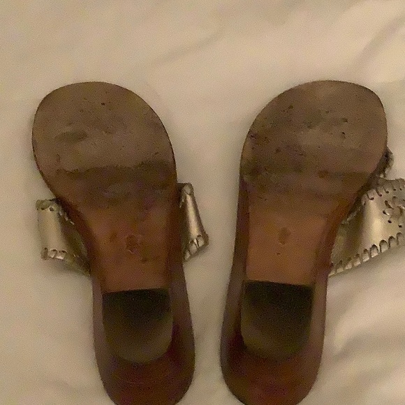 Jack Rogers sandals 8 Med Gold - Picture 4 of 4